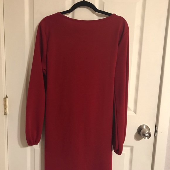 Red dress - Picture 3 of 4